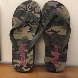 Gallaz Camo Flip Flops 🩷💚